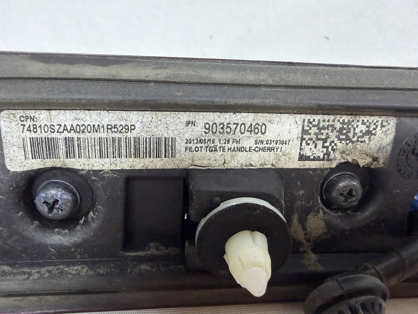 ✅ 2009 - 2015 HONDA PILOT TRUNK LIFT GATE LIFTGATE HANDLE DARK CHERRY PEARL OEM