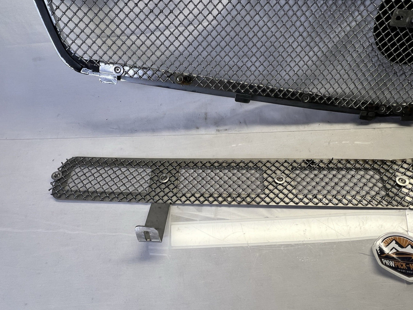 ✅ 2004-2009 CADILLAC SRX E&G CLASSICS CHROME MESH FRONT GRILLE GRILL EMBLEM