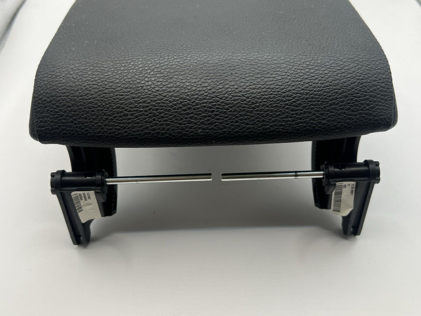 ✅ 2011 - 2013 BMW E90 E92 E93 328I 335I PLEATHER CENTER CONSOLE ARM REST OEM