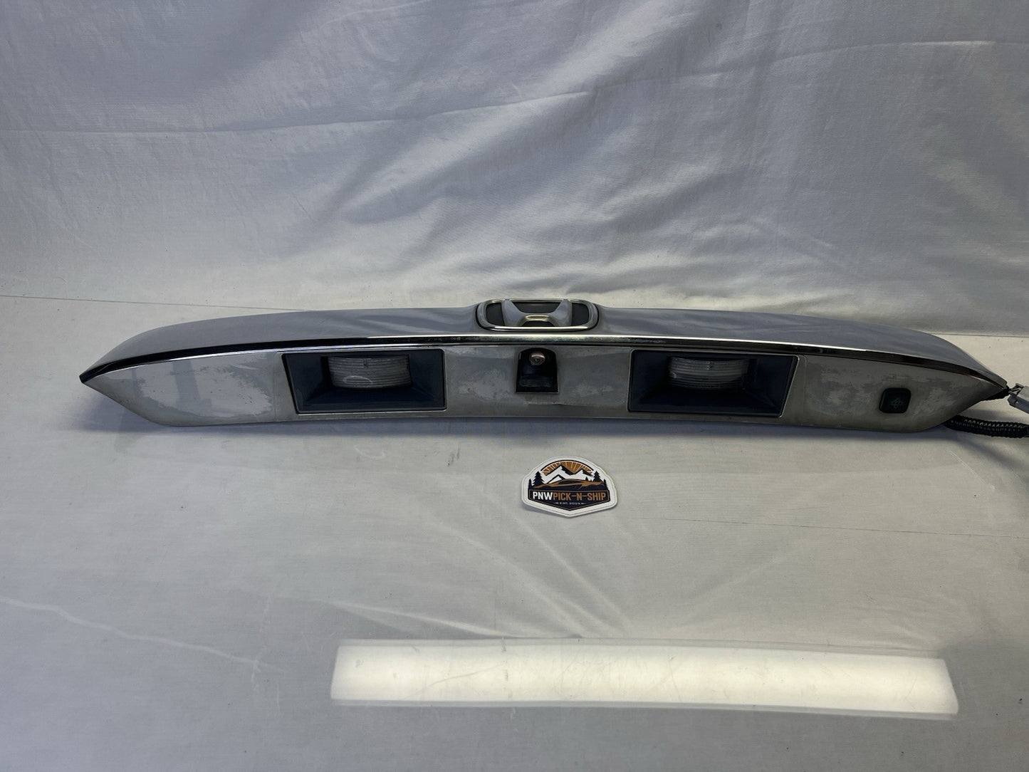 ✅ 09-15 Honda Pilot Tailgate Trunk Handle Bezel Finish Molding With Camera OEM