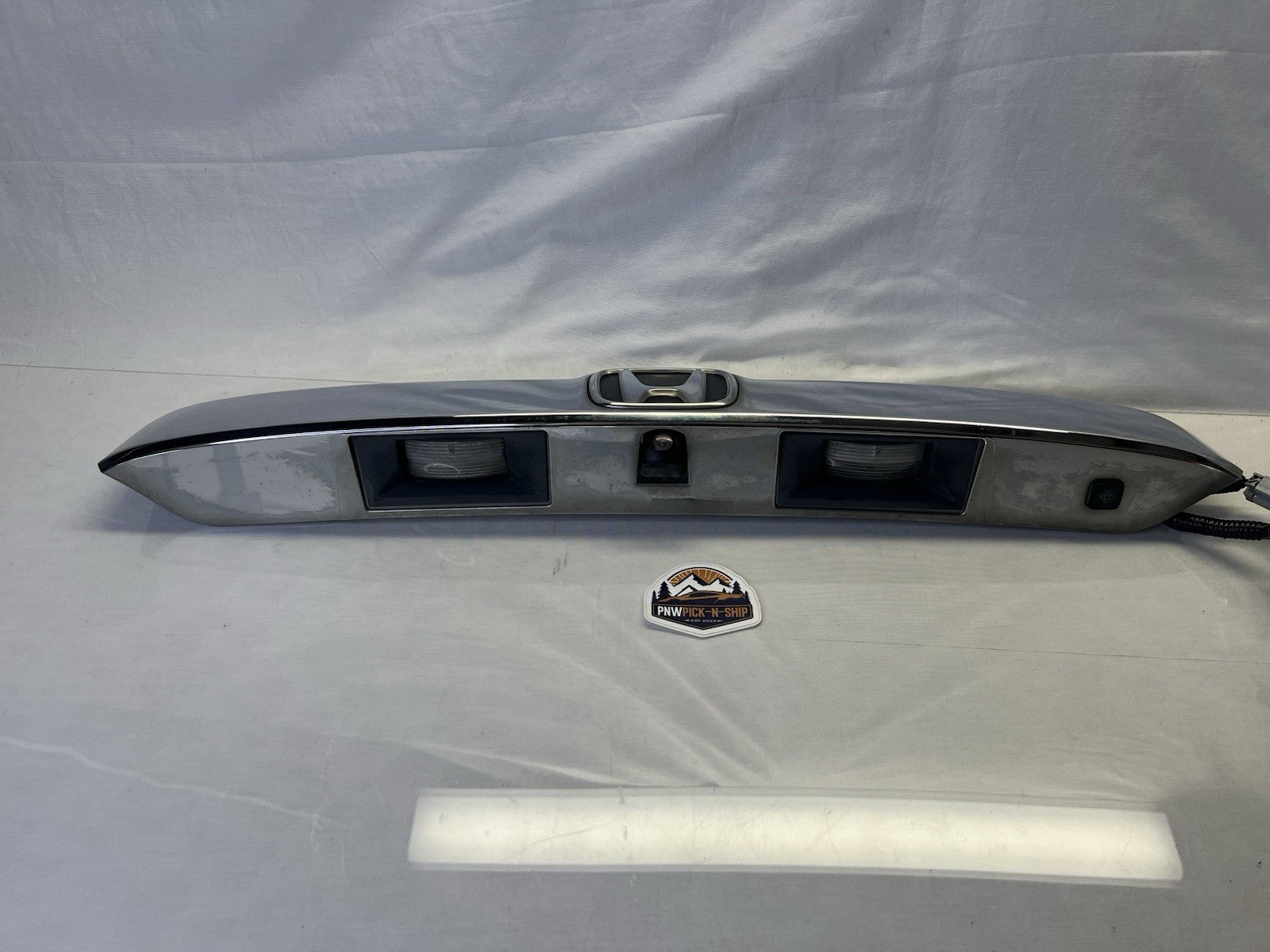 ✅ 09-15 Honda Pilot Tailgate Trunk Handle Bezel Finish Molding With Camera OEM