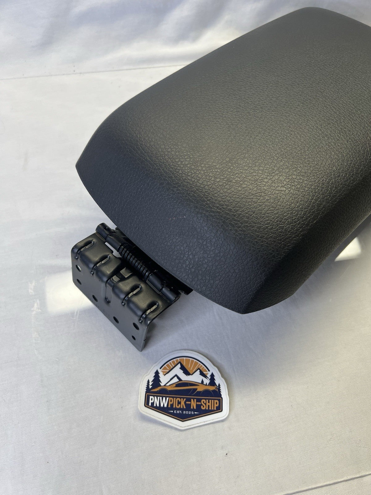 ✅ 2007-2010 Ford Edge Black Vinyl Center Console Armrest Lid OEM