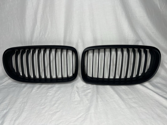 ✅ 09-12 OEM BMW E90 335I Front Bumper Grill Black Pair OEM