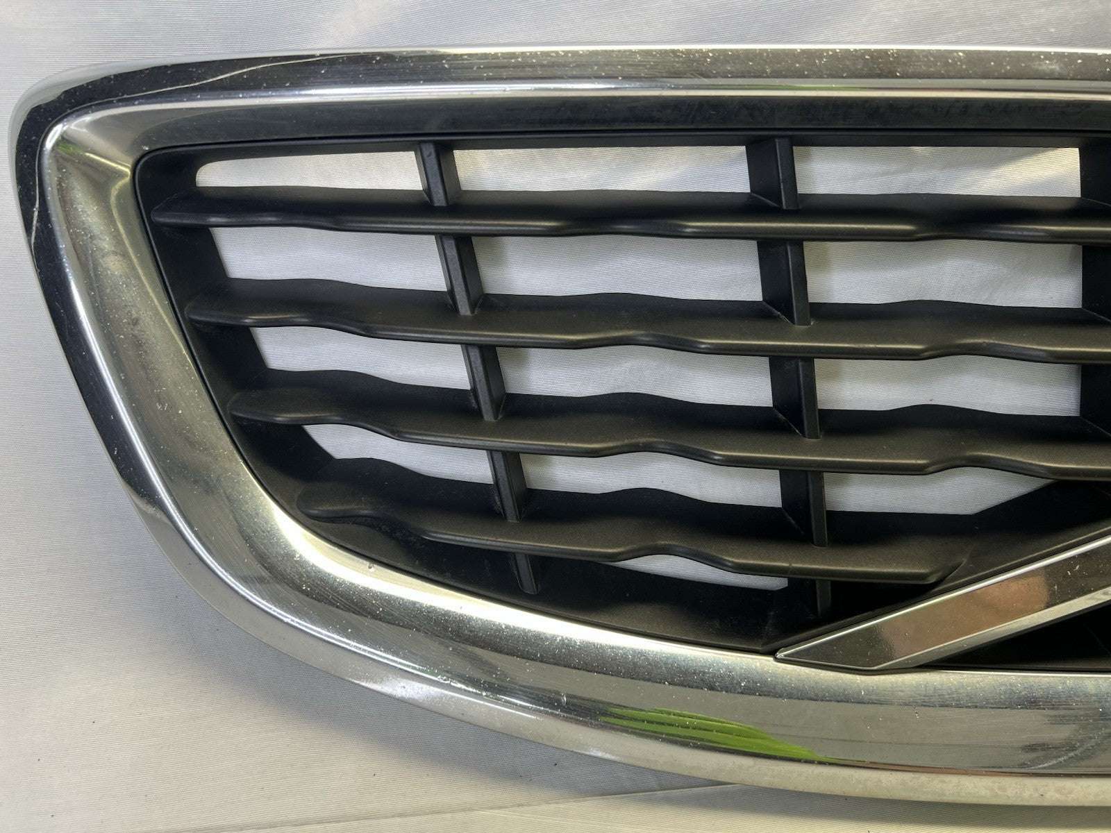 ✅ 2011-2013 Volvo C70 FRONT UPPER EXTERIOR RADIATOR CHROME GRILL 31290862