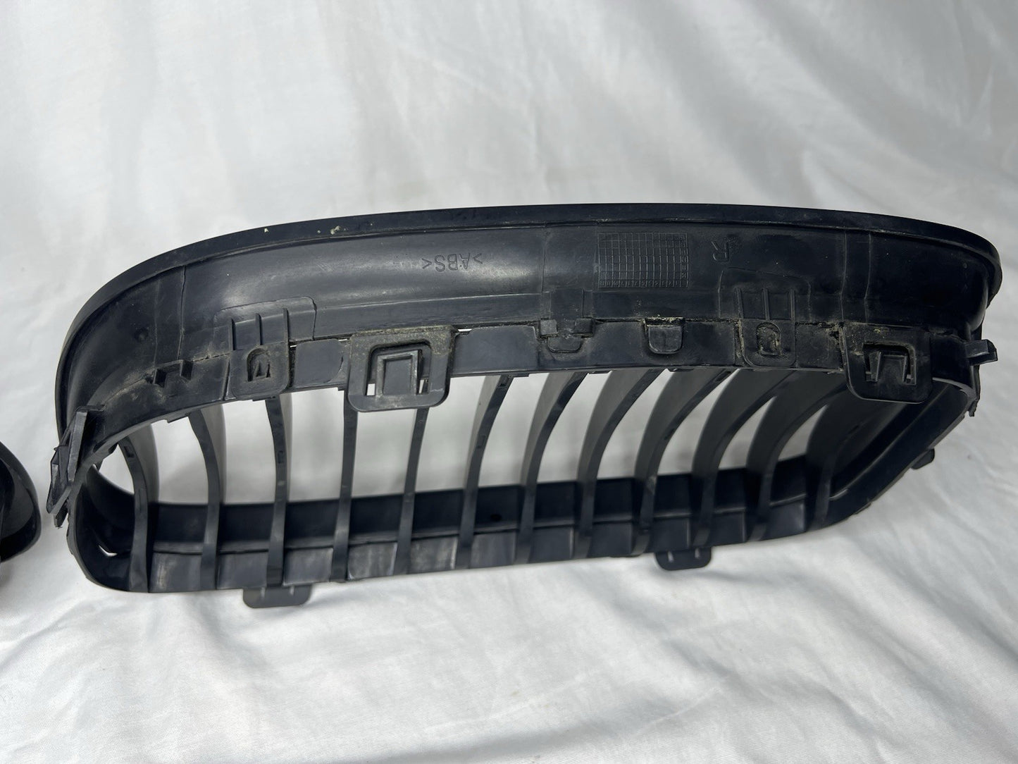 ✅ 09-12 OEM BMW E90 335I Front Bumper Grill Black Pair OEM