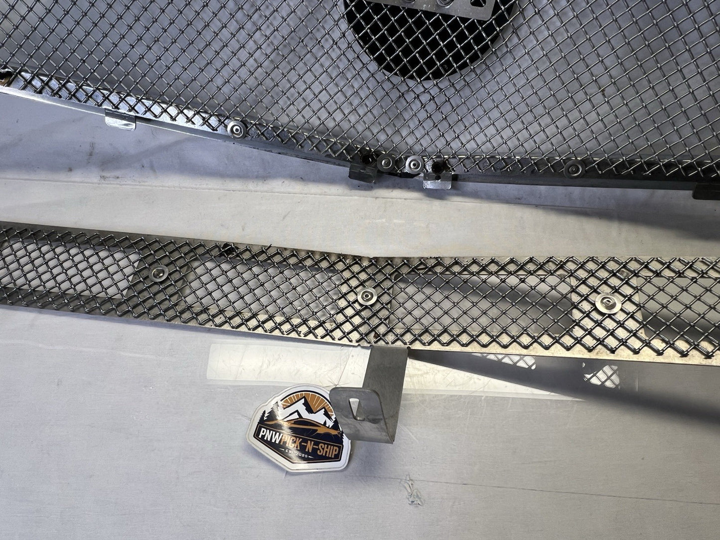 ✅ 2004-2009 CADILLAC SRX E&G CLASSICS CHROME MESH FRONT  GRILLE GRILL EMBLEM