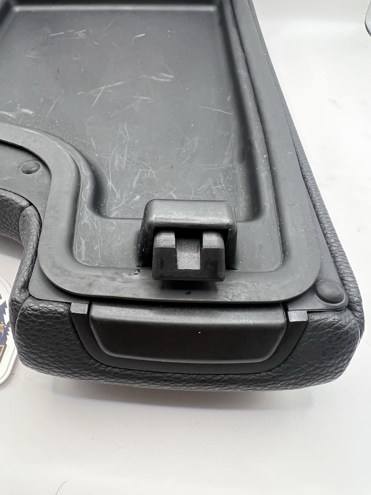 ✅ 2006 - 2013 BMW E90 E92 FRONT CENTER CONSOLE ARM REST ARMREST LID Black OEM