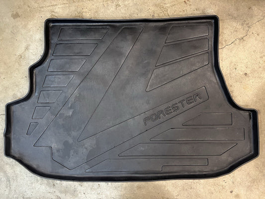 ✅ 98-02 SUBARU FORESTER OEM REAR HATCH TRUNK TRAY CARGO LINER RUBBER MAT BLACK