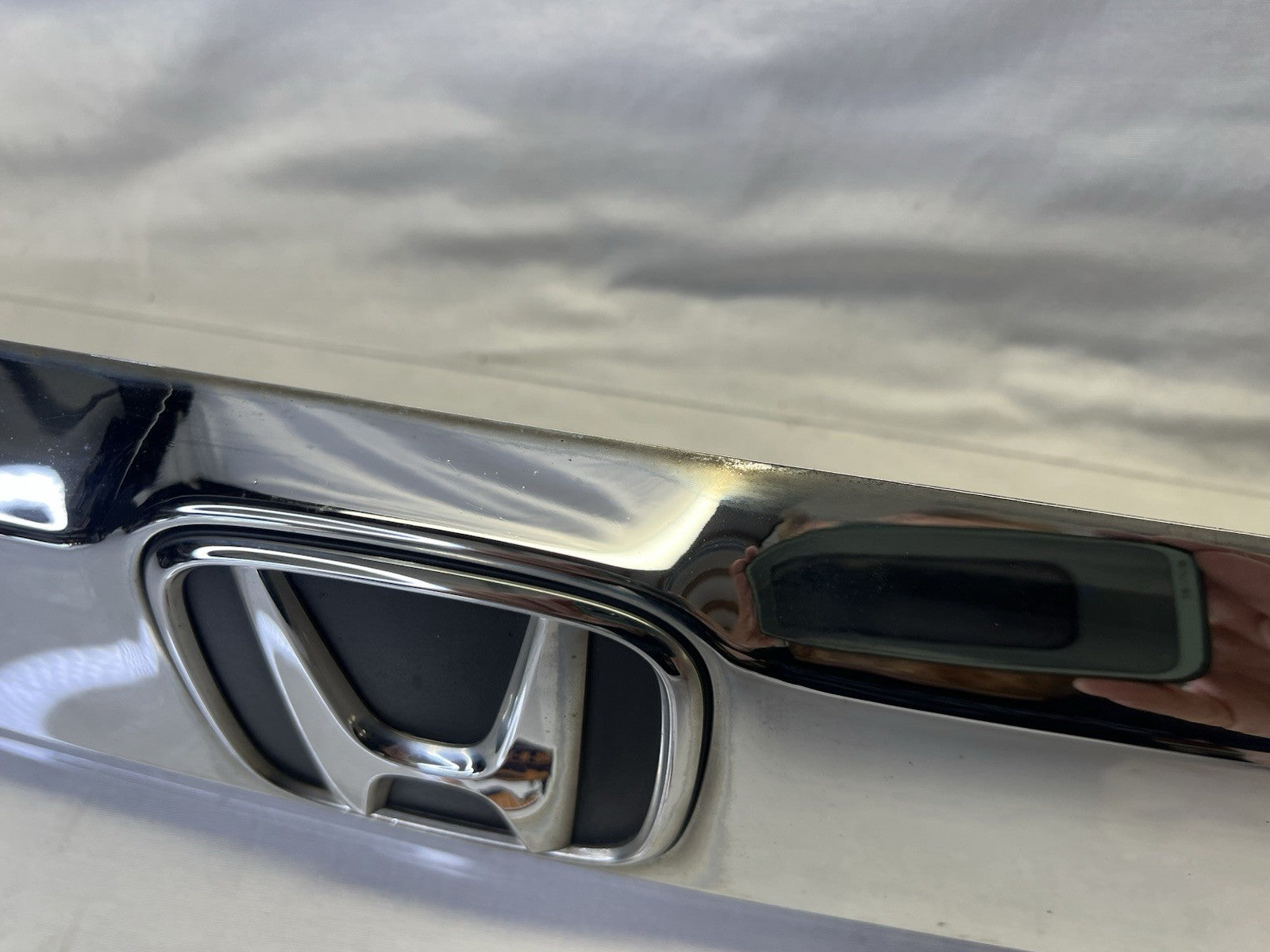 ✅ 09-15 Honda Pilot Tailgate Trunk Handle Bezel Finish Molding With Camera OEM