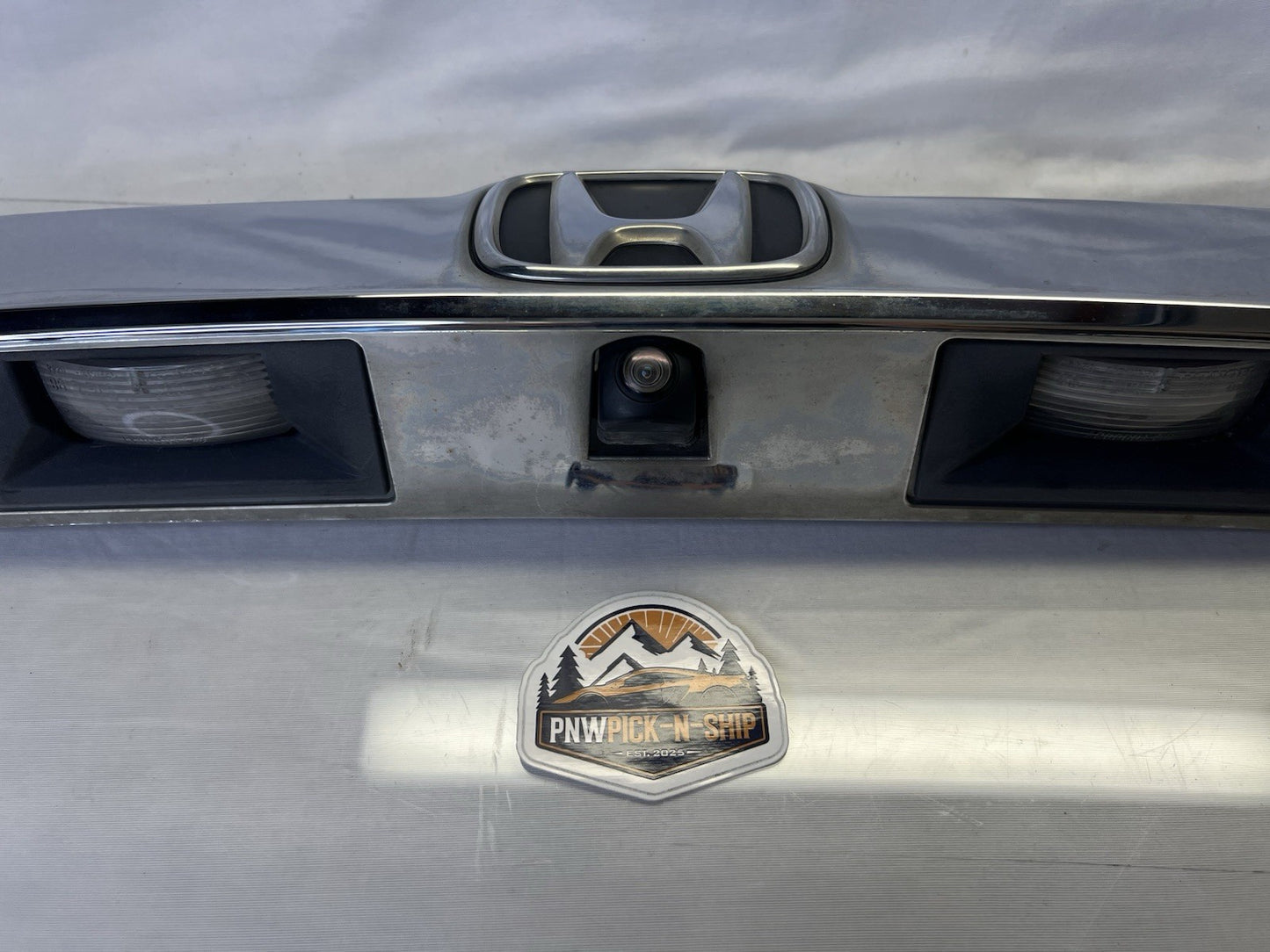 ✅ 09-15 Honda Pilot Tailgate Trunk Handle Bezel Finish Molding With Camera OEM