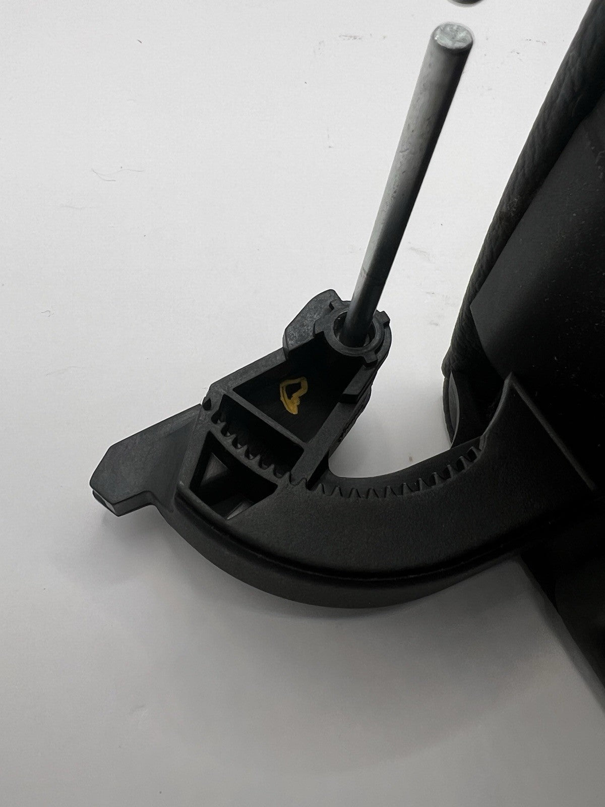 ✅ 2011 - 2013 BMW E90 E92 E93 328I 335I PLEATHER CENTER CONSOLE ARM REST OEM