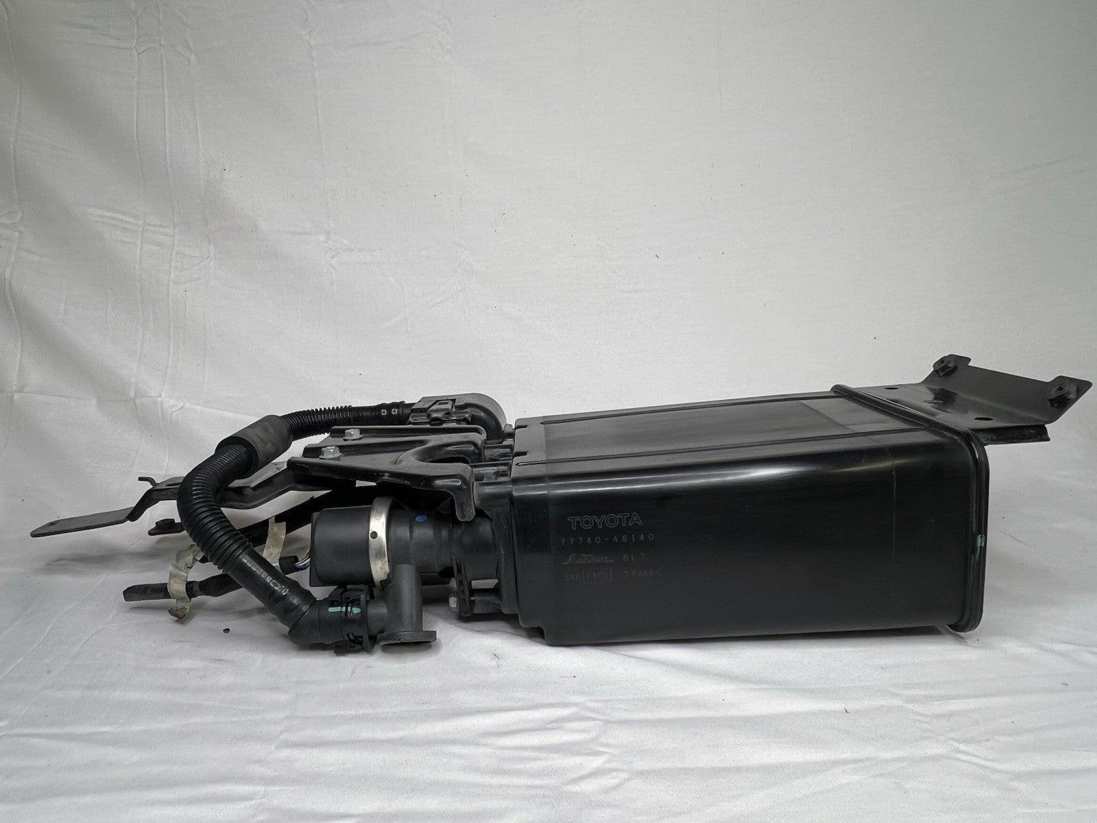 ✅06-15 Toyota Highlander Lexus RX400h RX450h Fuel Vapor Charcoal Canister OEM