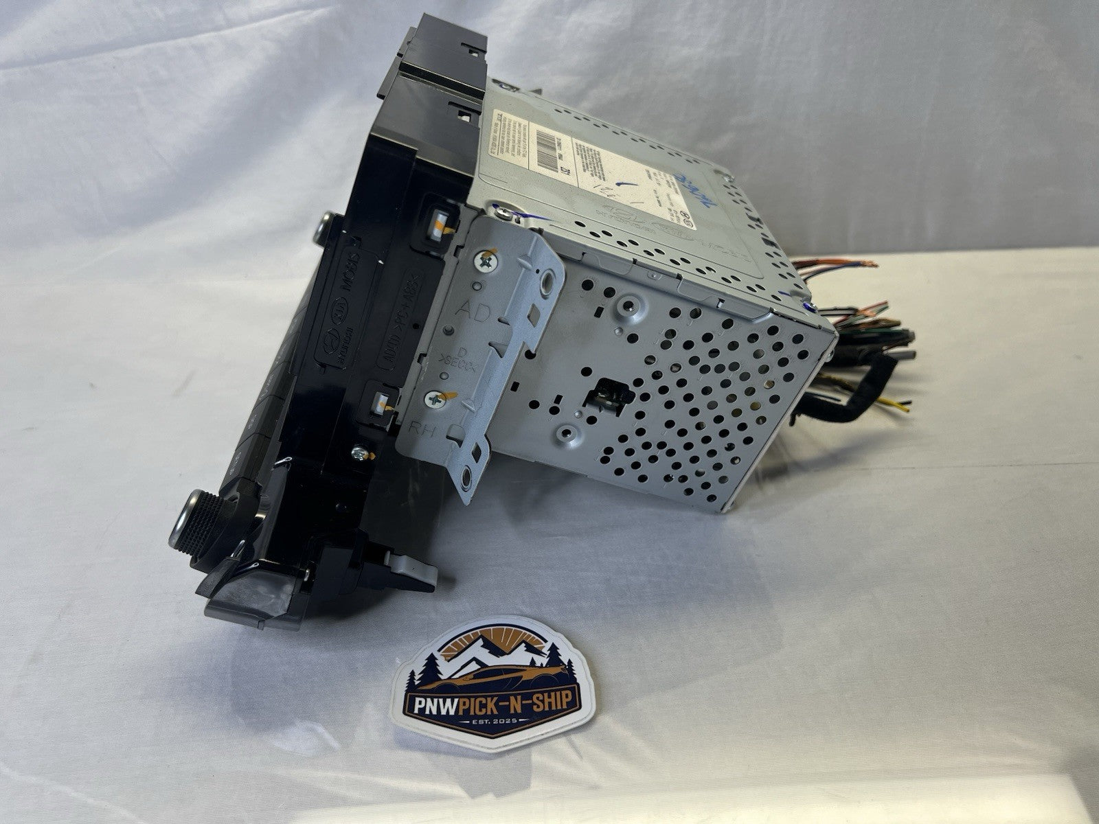 ✅ 2017-2018 Hyundai Elantra AM FM Radio Receiver 96160F2101UAT OEM