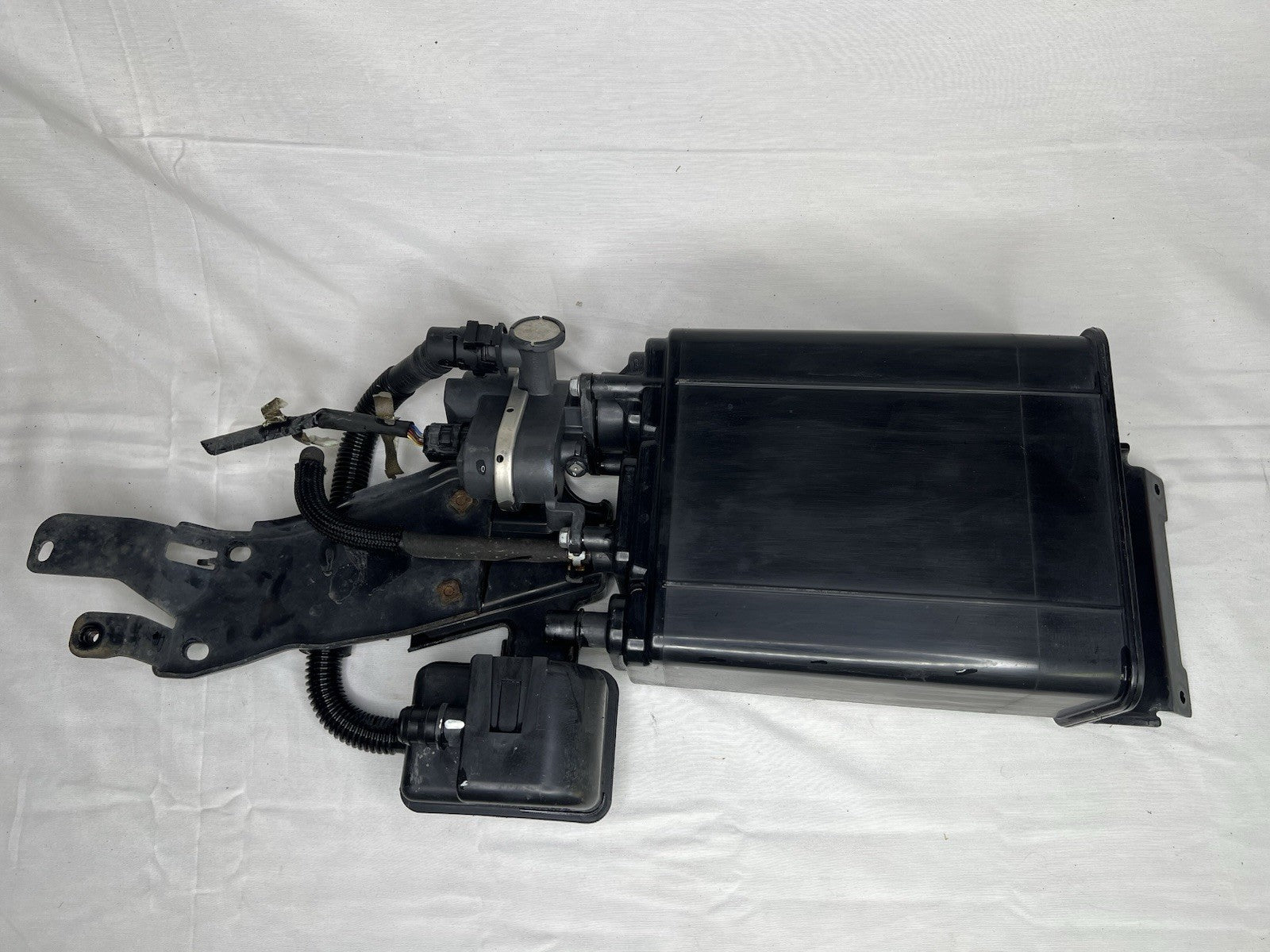 ✅06-15 Toyota Highlander Lexus RX400h RX450h Fuel Vapor Charcoal Canister OEM