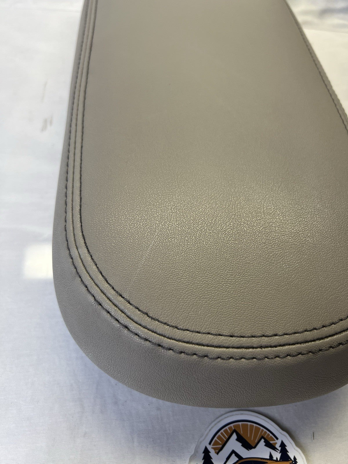 ✅ 2008-2009 Montego Taurus OEM Center Console Lid Top Arm Rest Storage BEIGE
