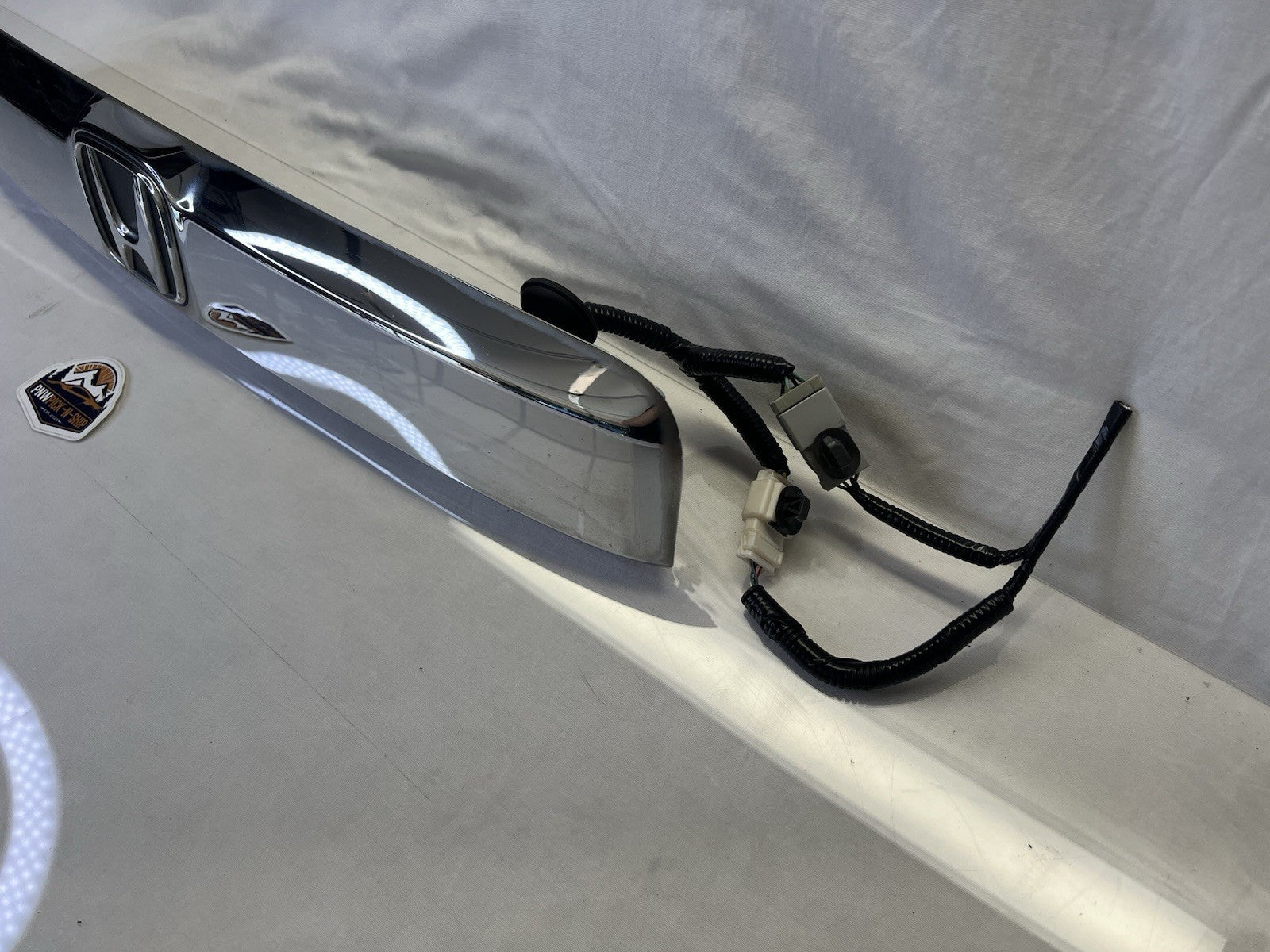 ✅ 09-15 Honda Pilot Tailgate Trunk Handle Bezel Finish Molding With Camera OEM