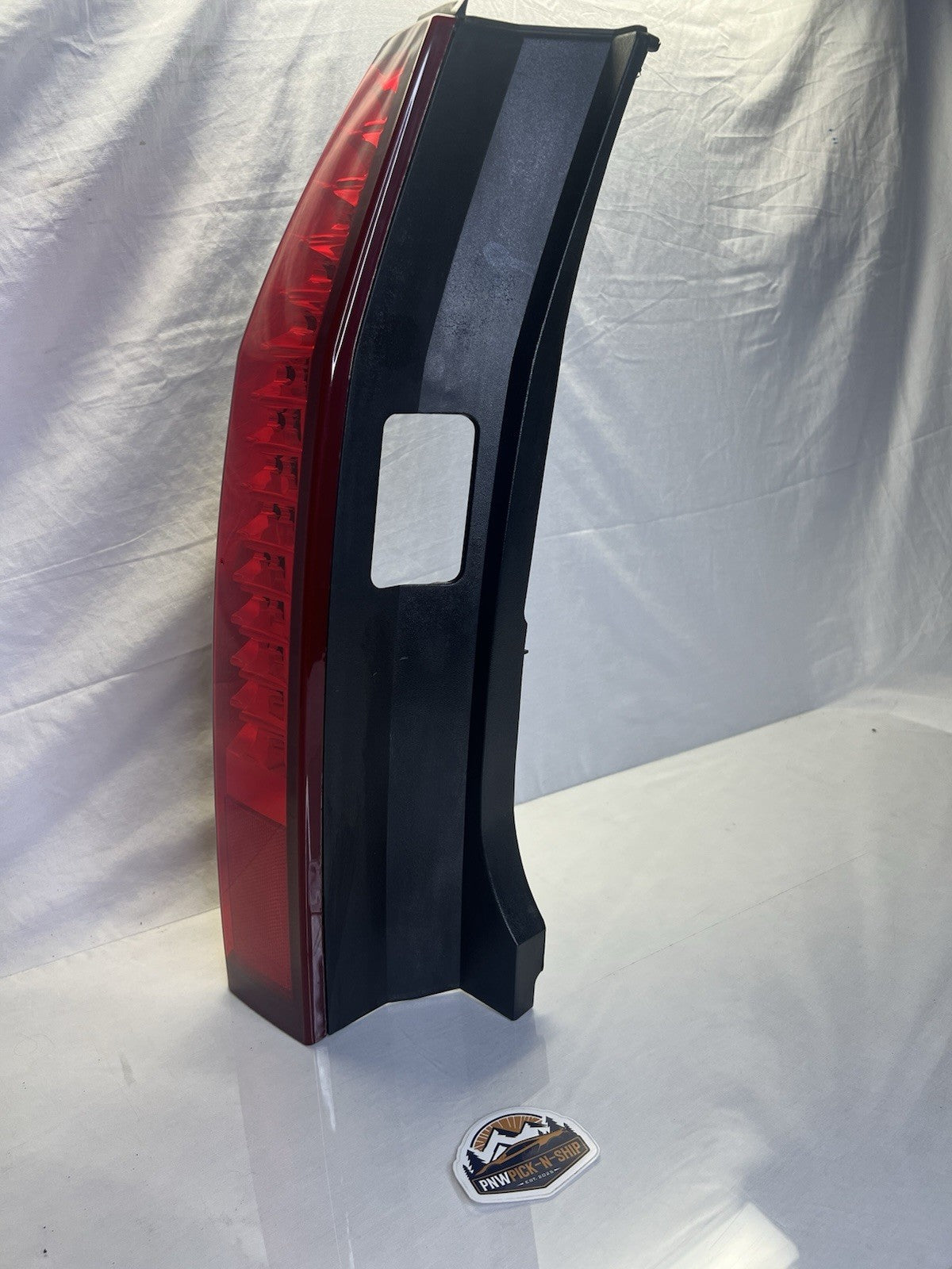 ✅ 2004 - 2009 CADILLAC SRX DRIVER SIDE LEFT TAIL LIGHT LED OEM 25936965