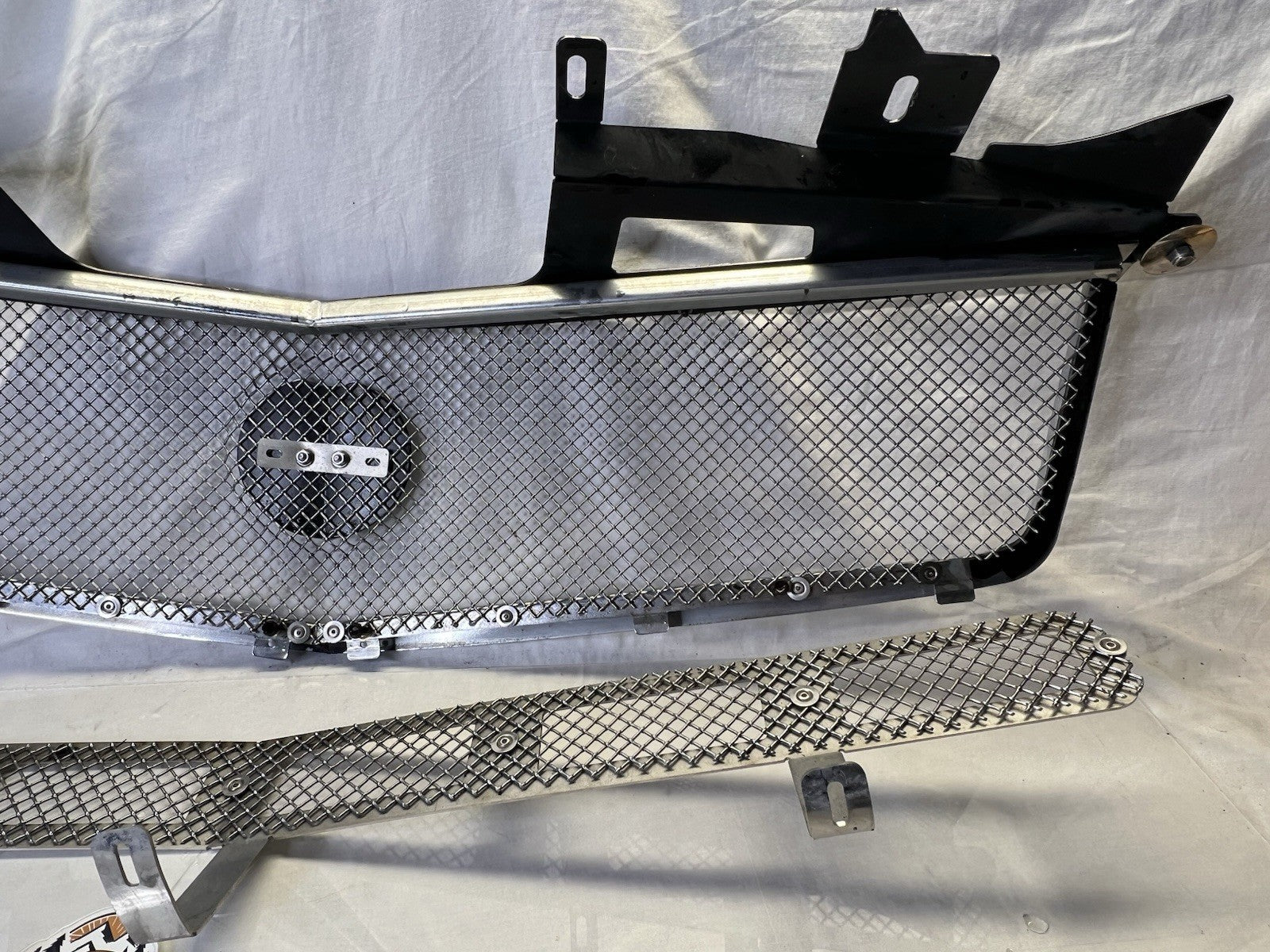 ✅ 2004-2009 CADILLAC SRX E&G CLASSICS CHROME MESH FRONT  GRILLE GRILL EMBLEM