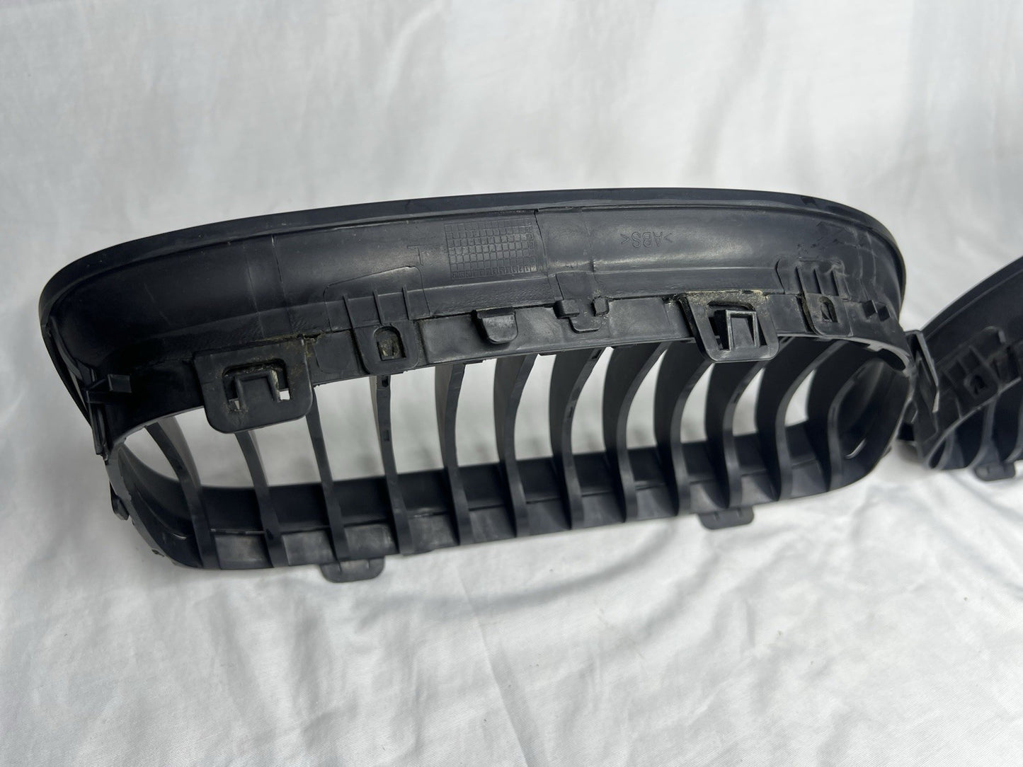 ✅ 09-12 OEM BMW E90 335I Front Bumper Grill Black Pair OEM