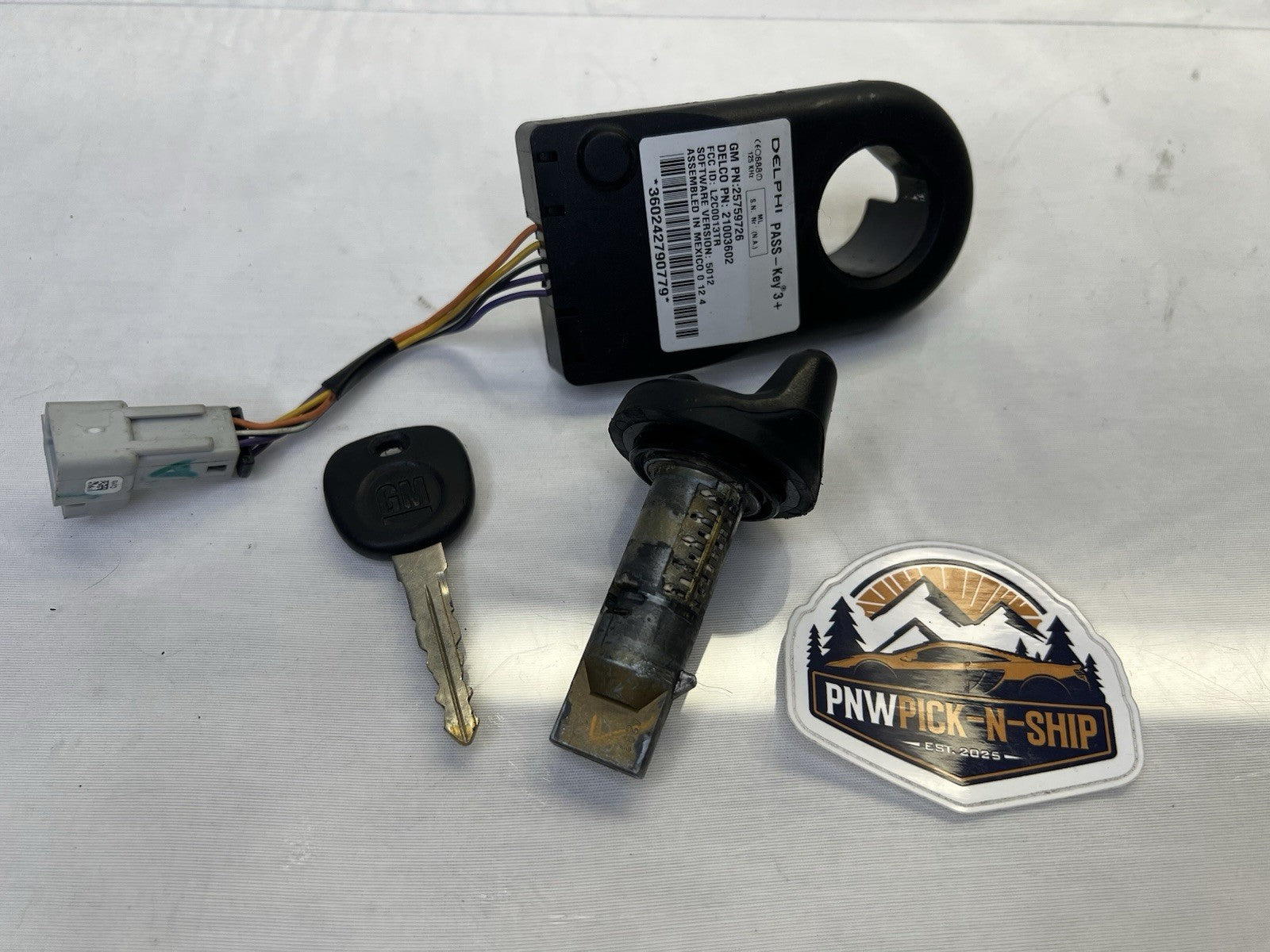 ✅2004-06 SRX 03-07 CTS Ignition Transceiver Immobilizer Module Used OEM 21003602