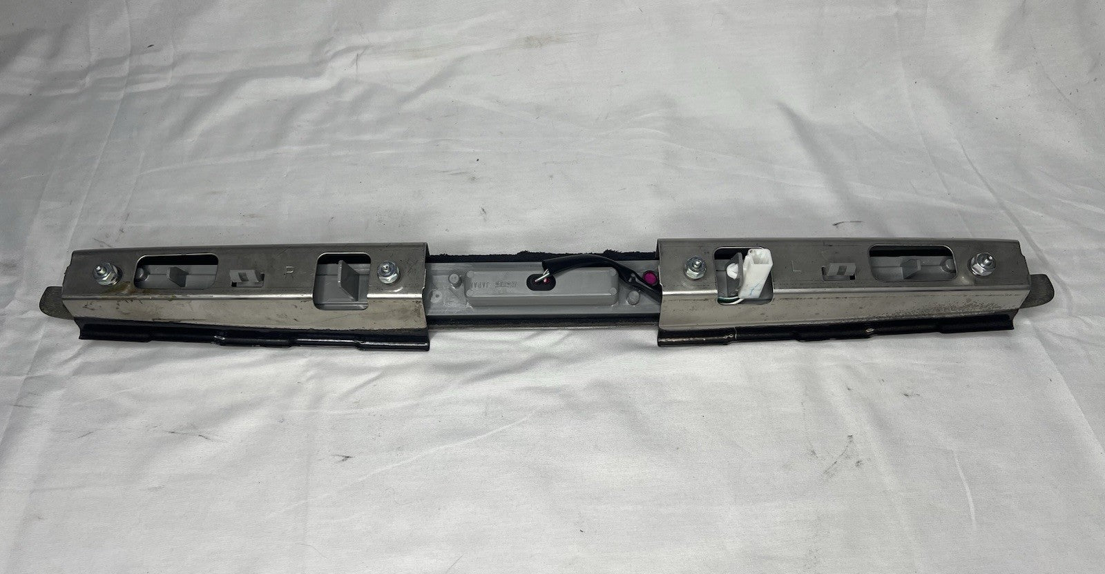✅ 2005-2010 Scion TC Center High Mount 3rd Brake Stop Light OEM 81570-21100