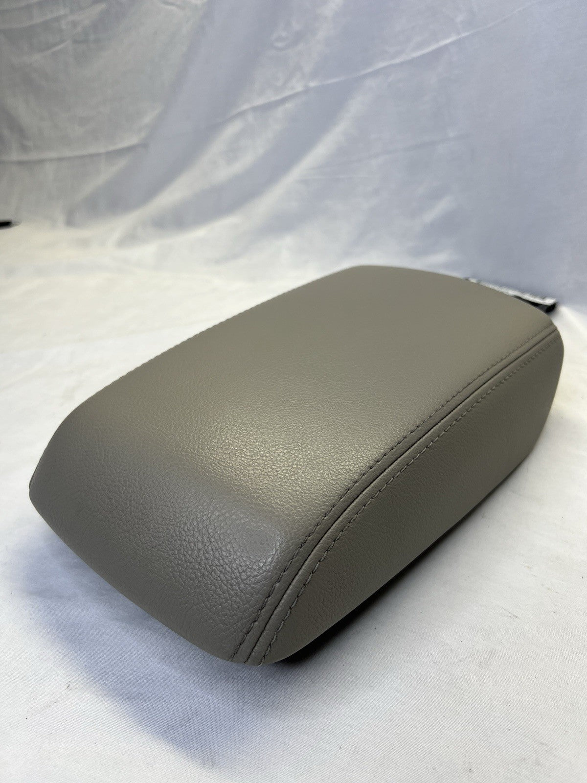 ✅ 2012-2014 Ford Focus Center Console Lid Armrest Arm Rest TAN BEIGE 12 Inch OEM
