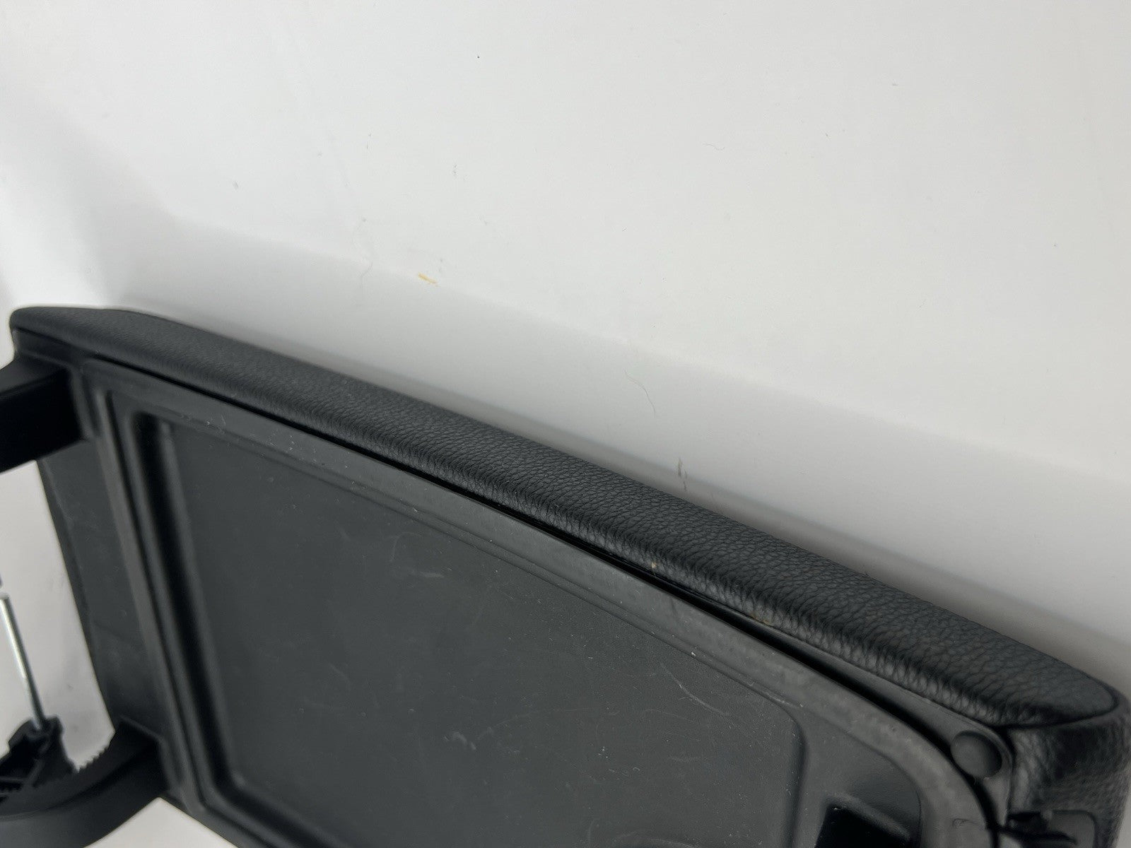 ✅ 2011 - 2013 BMW E90 E92 E93 328I 335I PLEATHER CENTER CONSOLE ARM REST OEM