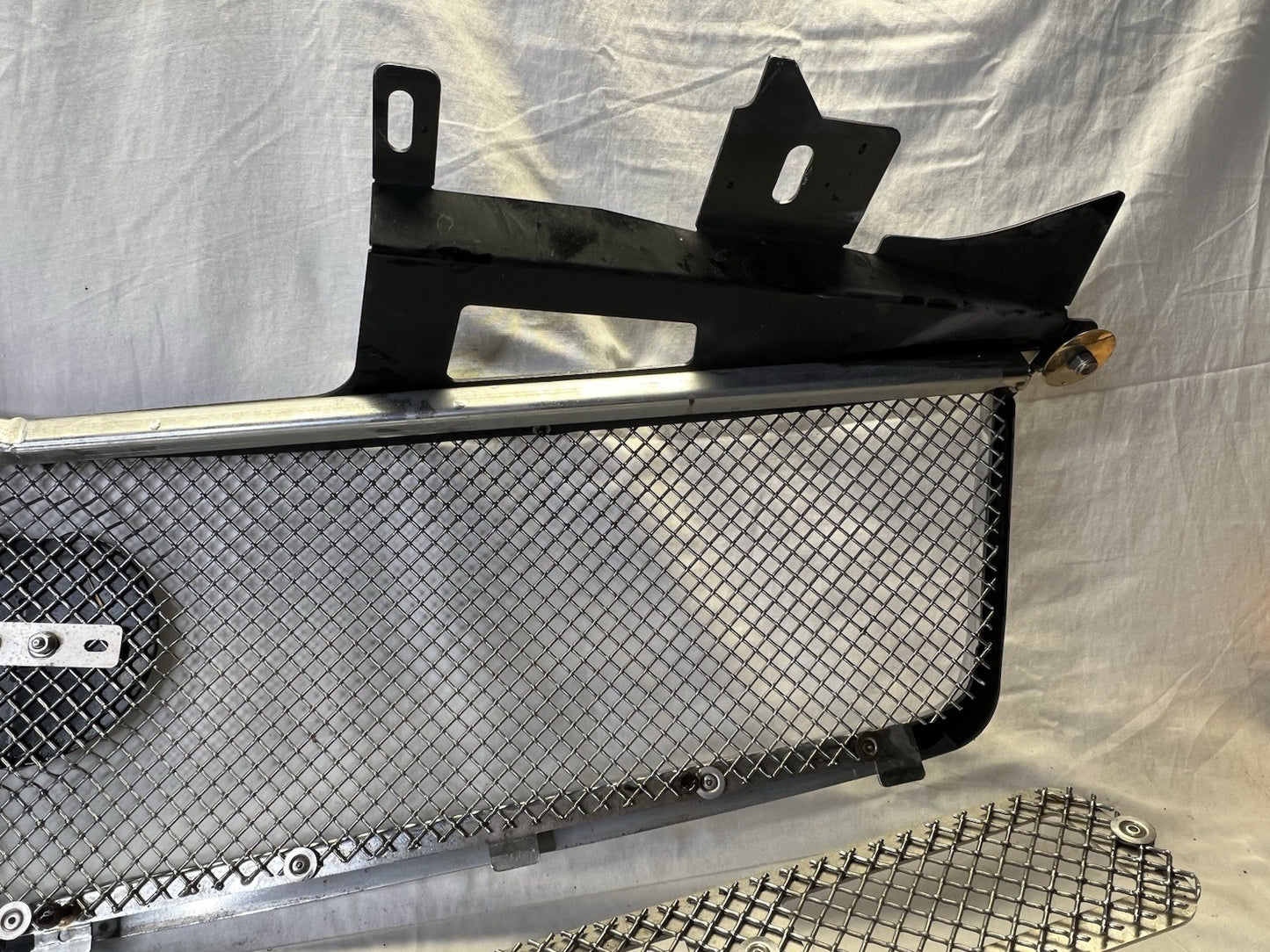 ✅ 2004-2009 CADILLAC SRX E&G CLASSICS CHROME MESH FRONT  GRILLE GRILL EMBLEM